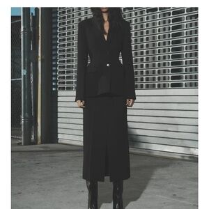 SOLD!! Zara Hourglass Fitted Blazer